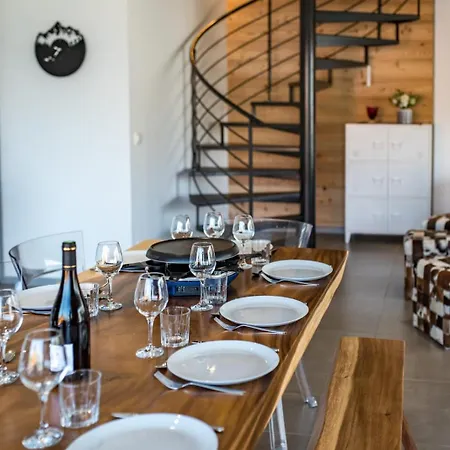 Appartement New Triplex 4 Bedroom Near Slopes Balcony & View *