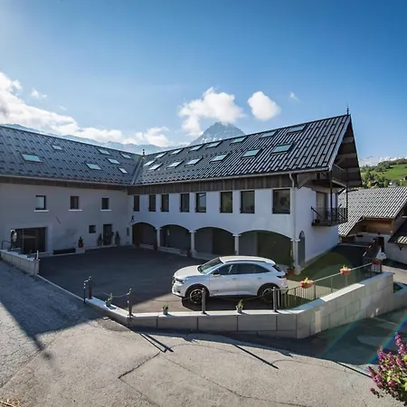 New Triplex 4 Bedroom Near Slopes Balcony & View Appartement *