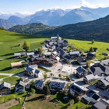 New Triplex 4 Bedroom Near Slopes Balcony & View Appartement